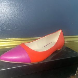 Brand new shoes! I don’t believe these have ever been worn.